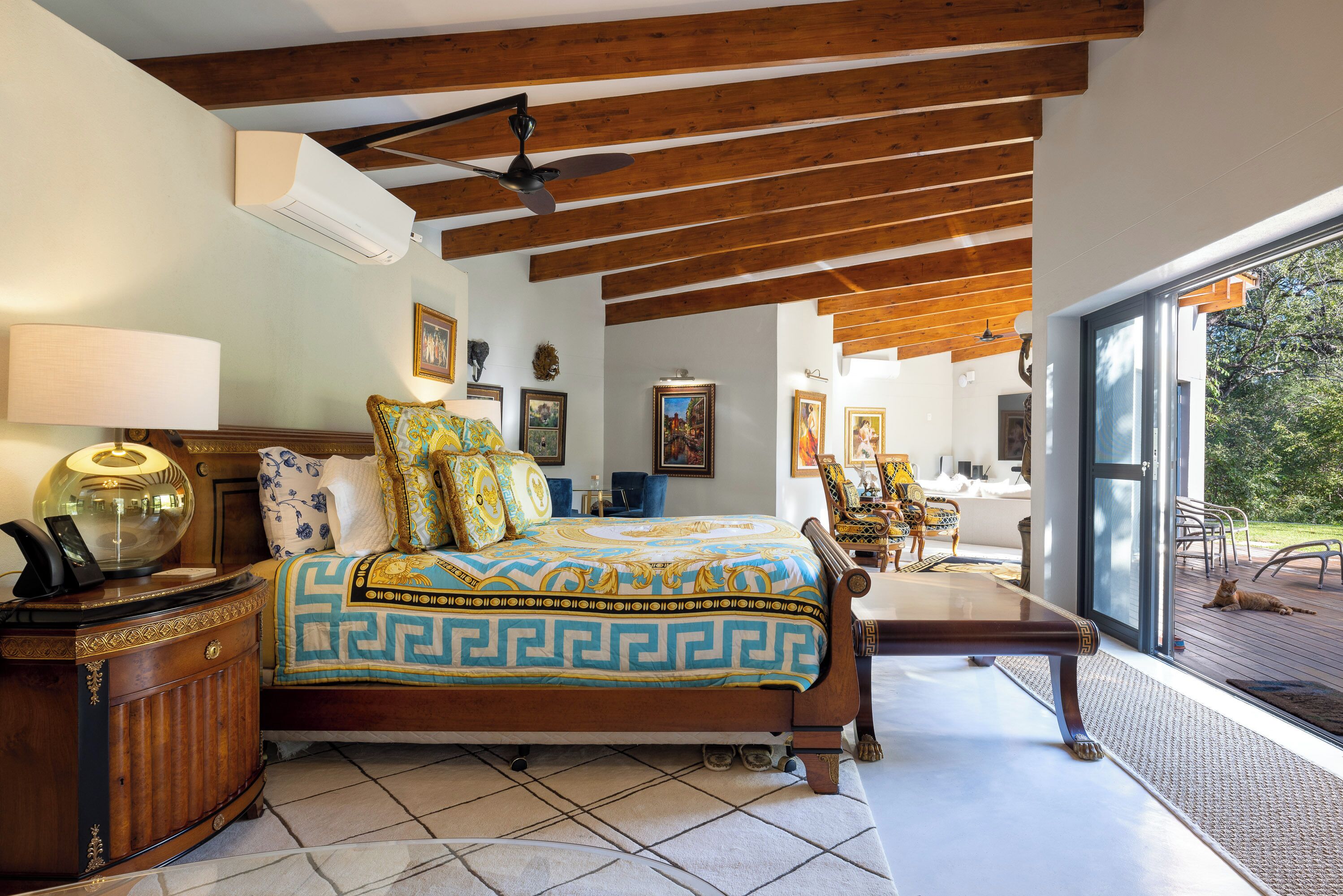 Premium Studio Suite | Egyptian cotton sheets, premium bedding, down duvets, pillow-top beds