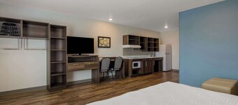WoodSpring Suites Roanoke