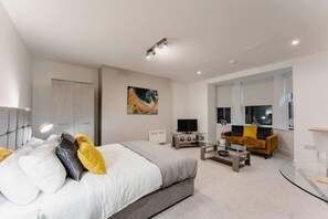 Bügeleisen/Bügelbrett, kostenloses WLAN, Bettwäsche