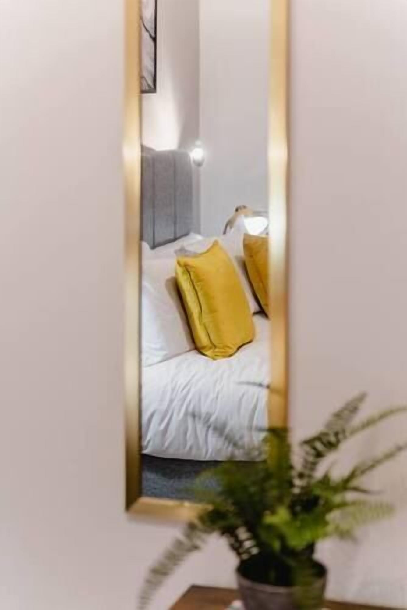 2 bedrooms, iron/ironing board, travel cot, free WiFi