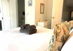 5 bedrooms, iron/ironing board, travel cot, WiFi