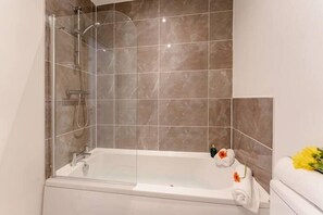 Duschwanne, Handtücher