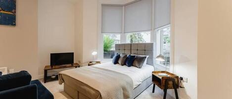 Silitysrauta/-lauta, ilmainen Wi-Fi, vuodevaatteet