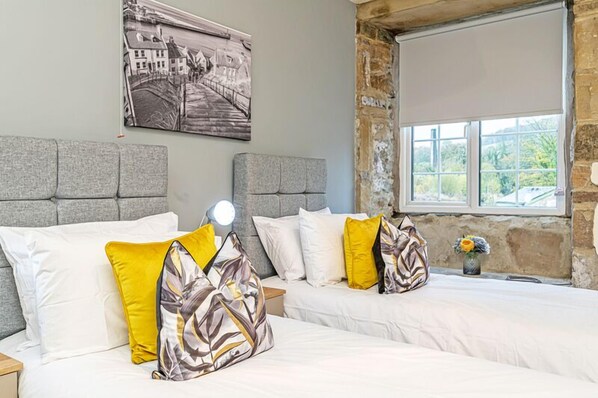 3 bedrooms, iron/ironing board, bed sheets