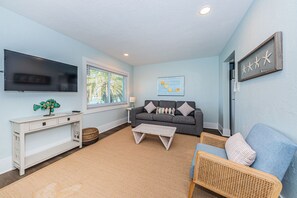 43-inch Smart TV with cable channels, TV, Netflix - The Roth Hotel (Treasure Island)