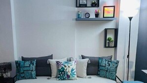 Flat-screen TV - Sabbia Calda Apartments (Santorini)