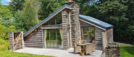 コテージ | 屋外ダイニングエリア