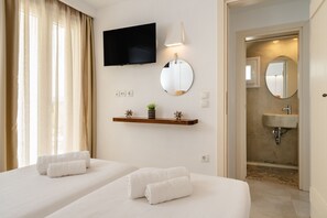 2 Schlafzimmer, Zimmersafe, Schreibtisch, Bügeleisen/Bügelbrett