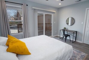4 bedrooms, iron/ironing board, WiFi, bed sheets