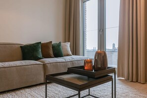 Televisión, oficina