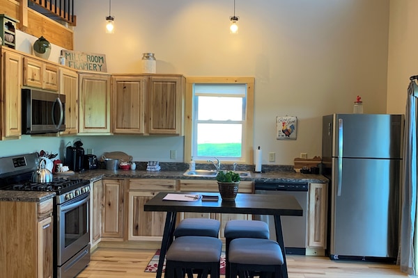 ثلاجة، ميكروويف، فرن، موقد طهي مسطح