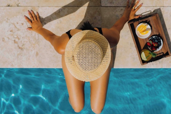 Outdoor pool, open 6:00 AM to 10:00 PM, sun loungers
