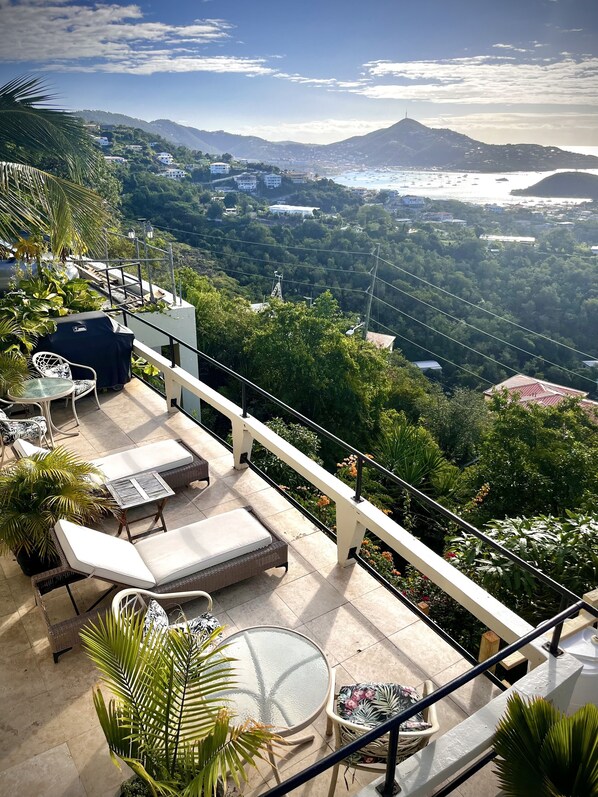 Terrace/patio - Island View Guesthouse (St. Thomas)