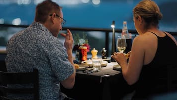 Der serveres morgenmad og aftensmad