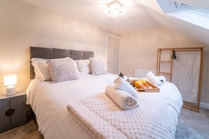 2 bedrooms, iron/ironing board, travel cot, WiFi - Japanese Style maisonette 2BR (Norfolk)