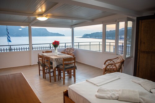 White Heaven Marina View. Studio Near the Lakki Port.