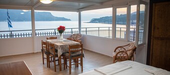 White Heaven Marina View. Studio Near the Lakki Port.