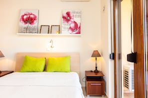 2 bedrooms, iron/ironing board, travel cot, WiFi