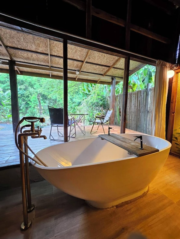 Japanese-style Room, 1 Bedroom, Non Smoking, River View | Bathroom | Separate tub and shower, deep soaking tub, hydromassage showerhead