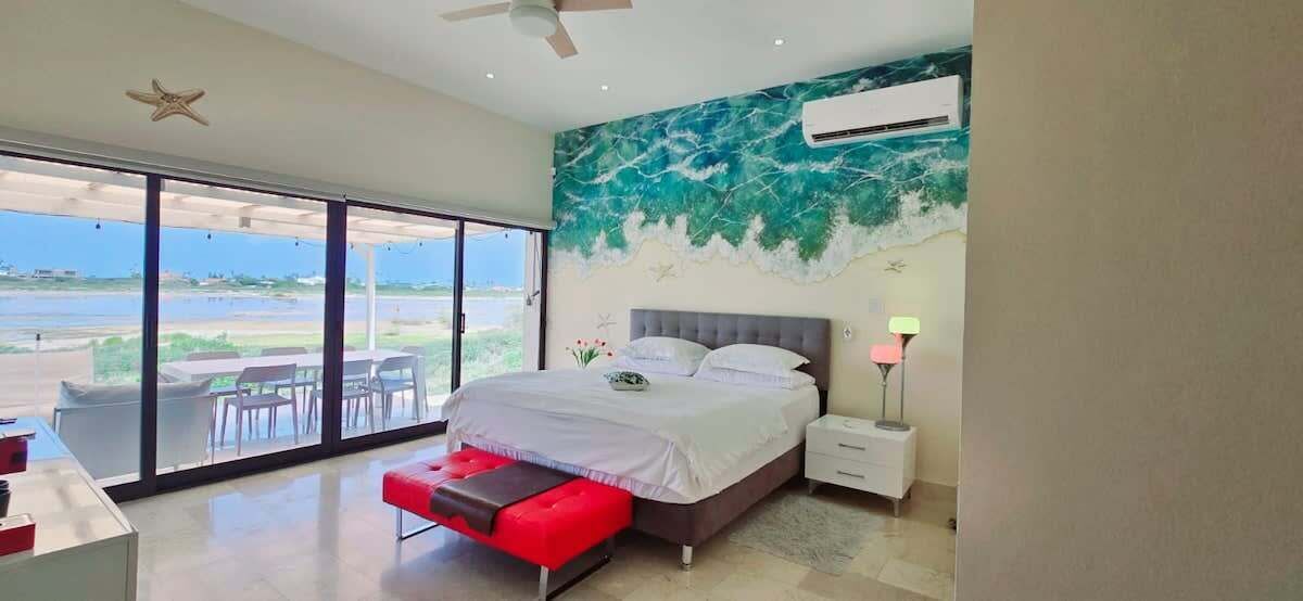 4 bedrooms, in-room safe, desk, iron/ironing board