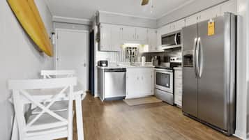 Condo, 2 Bedrooms | Private kitchen | Fridge, oven, coffee/tea maker, toaster