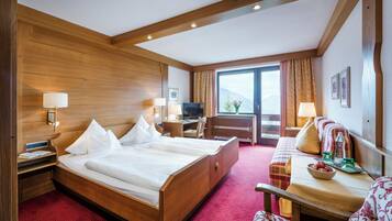 City-Doppelzimmer | Allergikerbettwaren, Zimmersafe, Schreibtisch