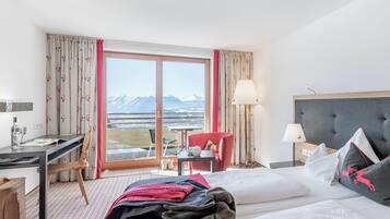 Deluxe-Doppelzimmer | Allergikerbettwaren, Zimmersafe, Schreibtisch