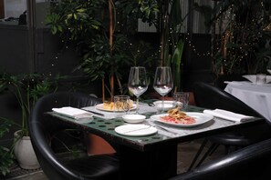 Lunch, dinner, brunch served; garden views  - 3 Rooms 10 Corso Como (Milan)