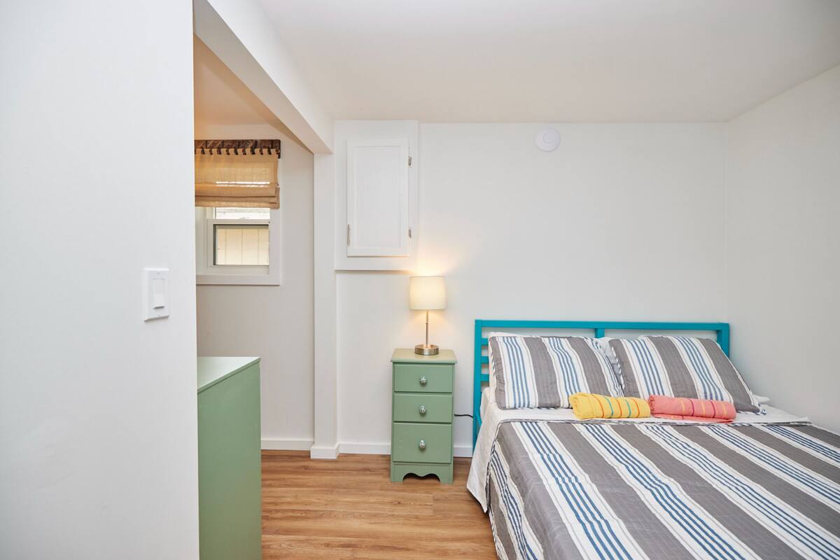 Premium bedding, pillow-top beds, laptop workspace
