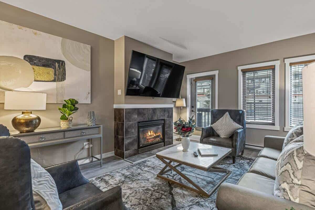 Televisión, chimenea, Netflix y bocina smart 