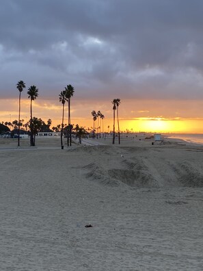 Beach - Craftsman house 500 yards to beach and short walk to many restaurants (Long Beach)