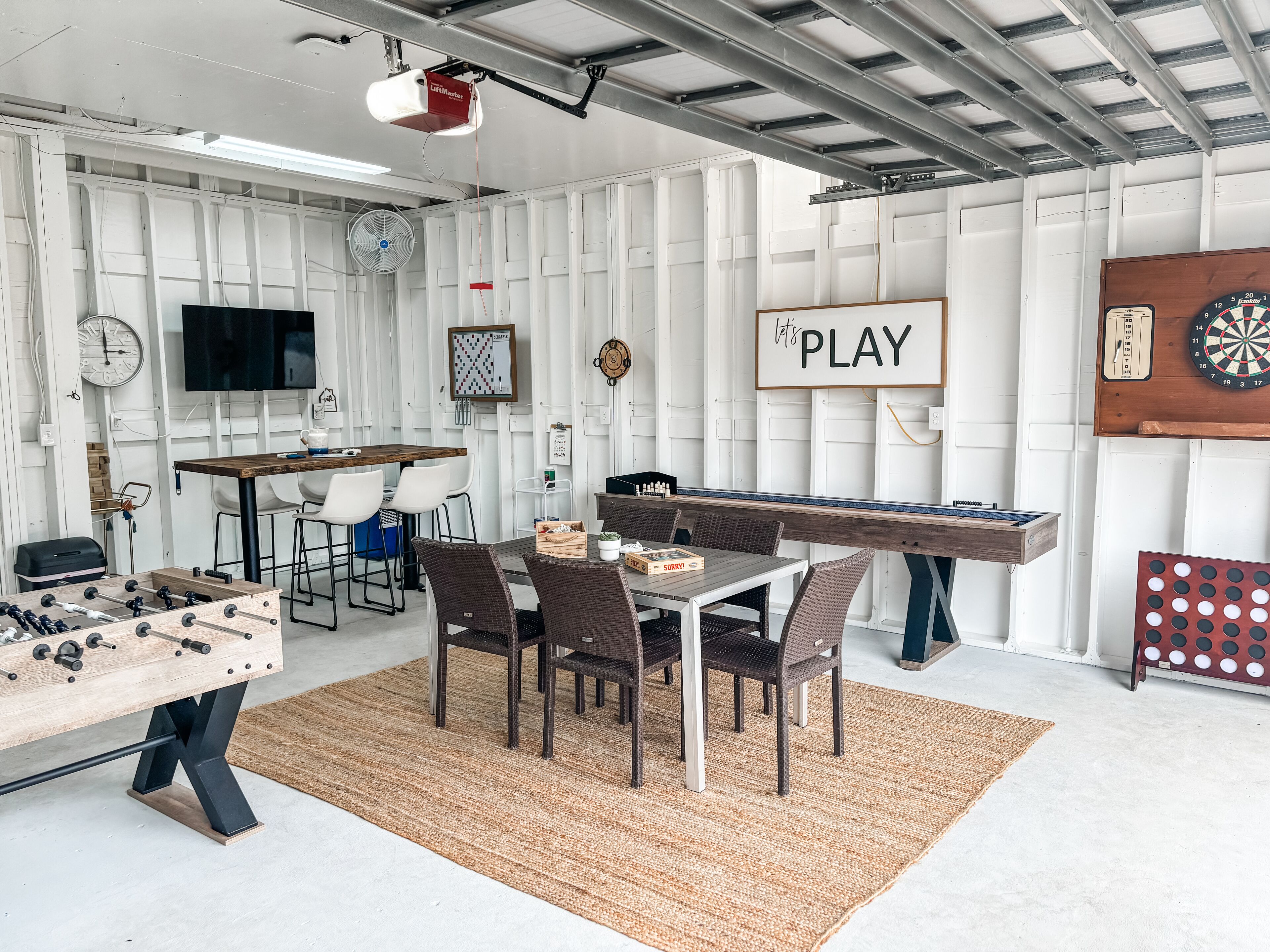CasaBlanca30a: Dog Friendly, Game Room, 6 Seater Golf Cart & NFL SUNDAY TICKET!