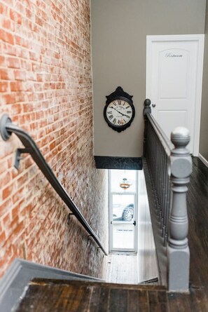 Interior - Downtown Loft w/ Amazing Bath Tub & Shower (Perryville)