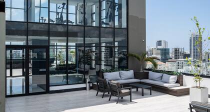 Luxury-Pool-Gym-View-Piantini-CityCenter-YellowKey