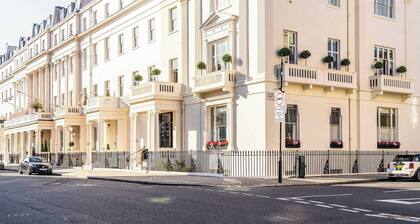 Bright Belgravia Apartment with Panoramic Views