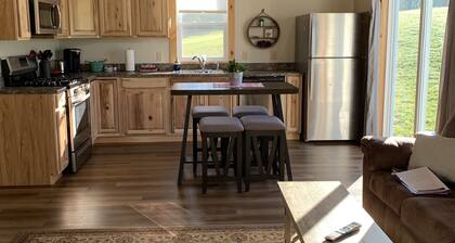 bright and clean cabin with spectacular views and close to skiing, hiking etc