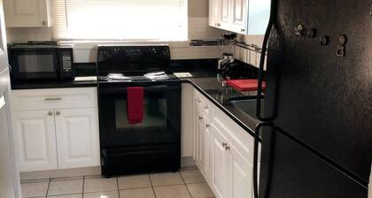 Historic 1920`s Bungalow - Minutes from DTSP