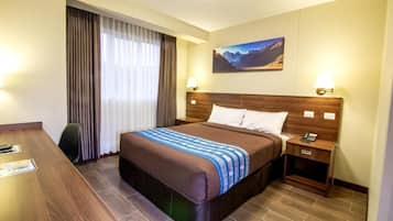 Habitación doble estándar | Escritorio, espacio para trabajar con laptop y insonorización