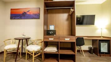 Habitación doble superior | Escritorio, espacio para trabajar con laptop y insonorización