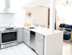 Deluxe Apartment | Private kitchen