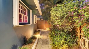 Property entrance - Modern Oasis (Oakland Park)