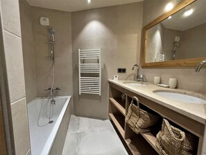Bathtub, hair dryer