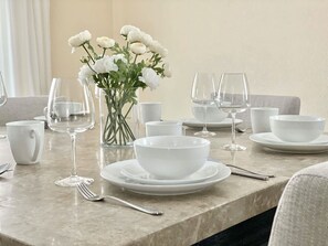 Dining - Reno Gem: 3.5 Miles to DT, 40 Miles to Tahoe (Reno)