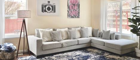 Televisión, chimenea, Netflix y Hulu