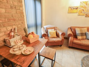 Dining - Tawny Cottage (Alford)