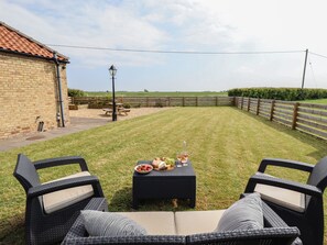 Property grounds - Tawny Cottage (Alford)