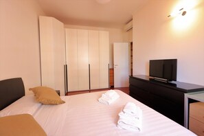 2 bedrooms