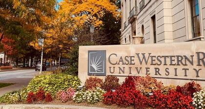 Colorful 4 BR in the Heart of University Circle!