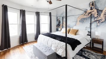 4 bedrooms, desk, iron/ironing board, travel crib