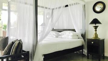 3 bedrooms, travel crib, WiFi, bed sheets